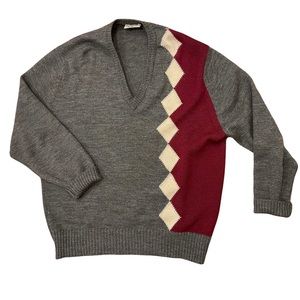 Pure virgin Wool sweater made in Canada